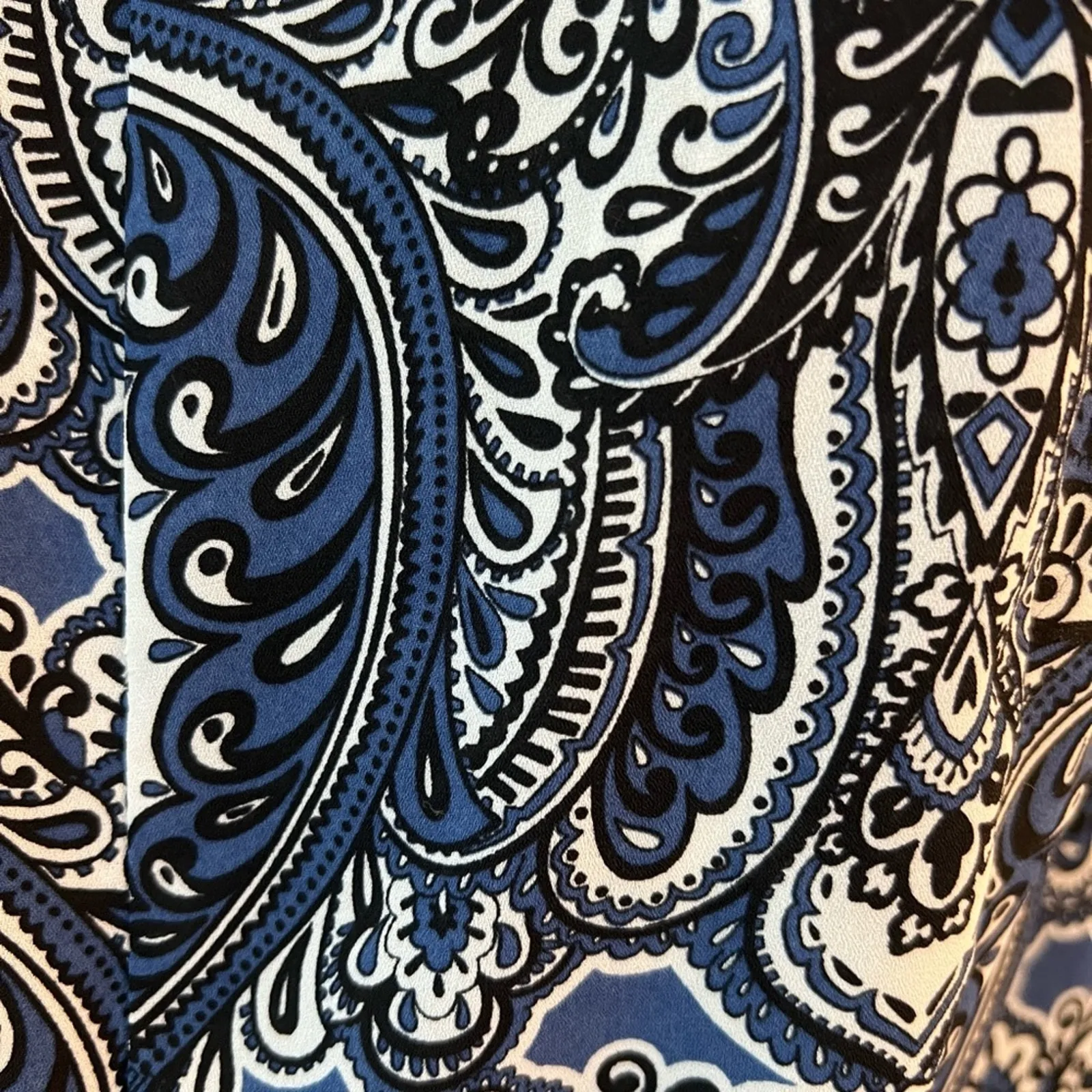 New York & Company Blue White Paisley Print Flutter Sleeve Waist Tie Top sz S - Image 5