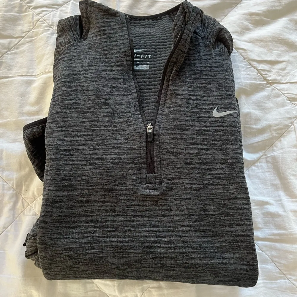 Charcoal Nike Dri Fit quarter zip - Image 10