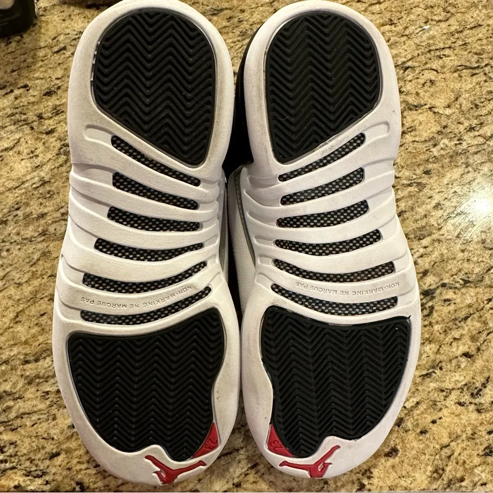 Air Jordan 12 Retros (GS) 7Y/Women 8.5 Black/Varsity Red-White - Image 6