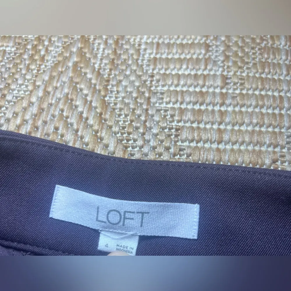 Loft Women's Purple/Plum Straight Leg w/Buttons Dress Pants,Trousers,Size 4 - Image 8