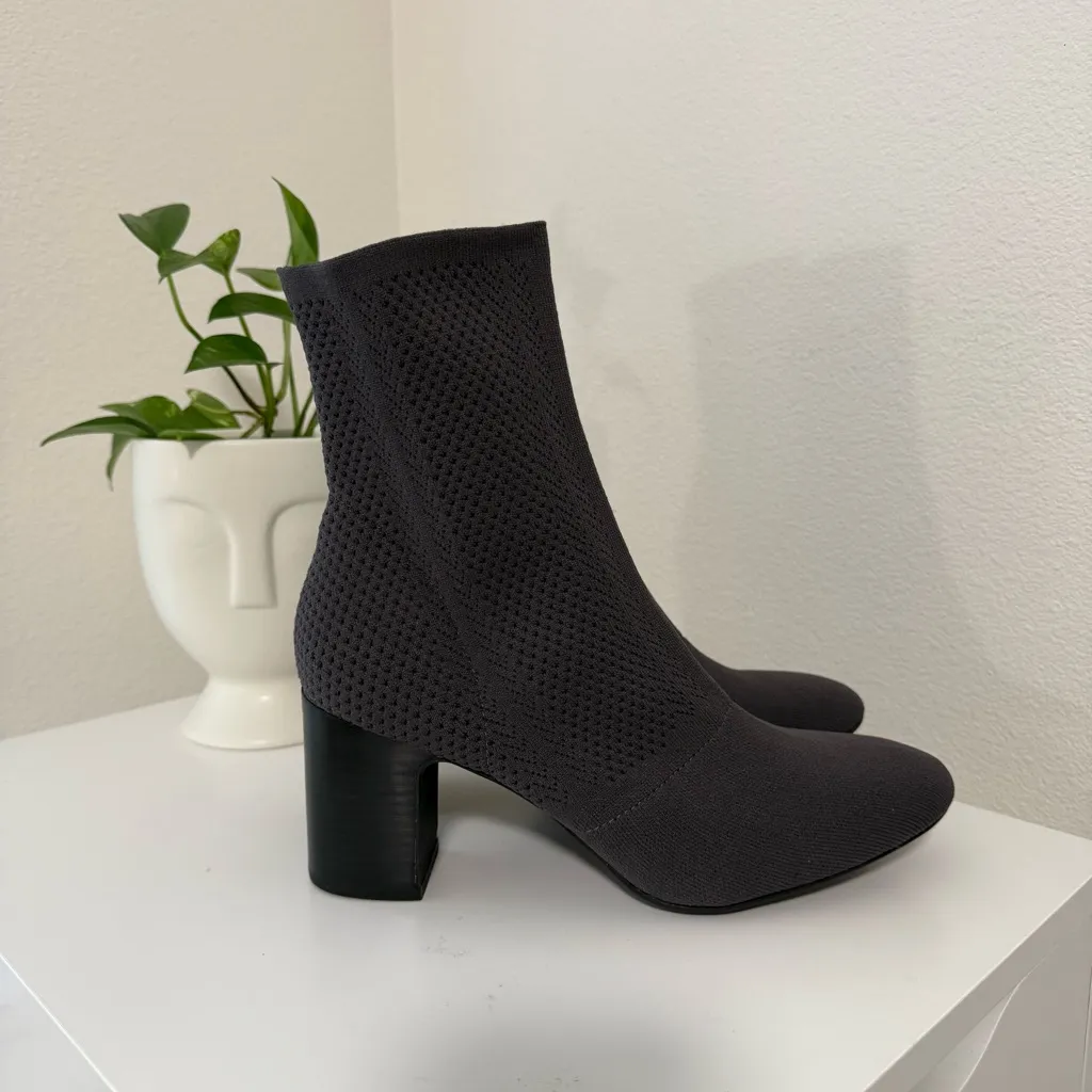 BORN Meggs Gray Sock Boots Pull - Image 6