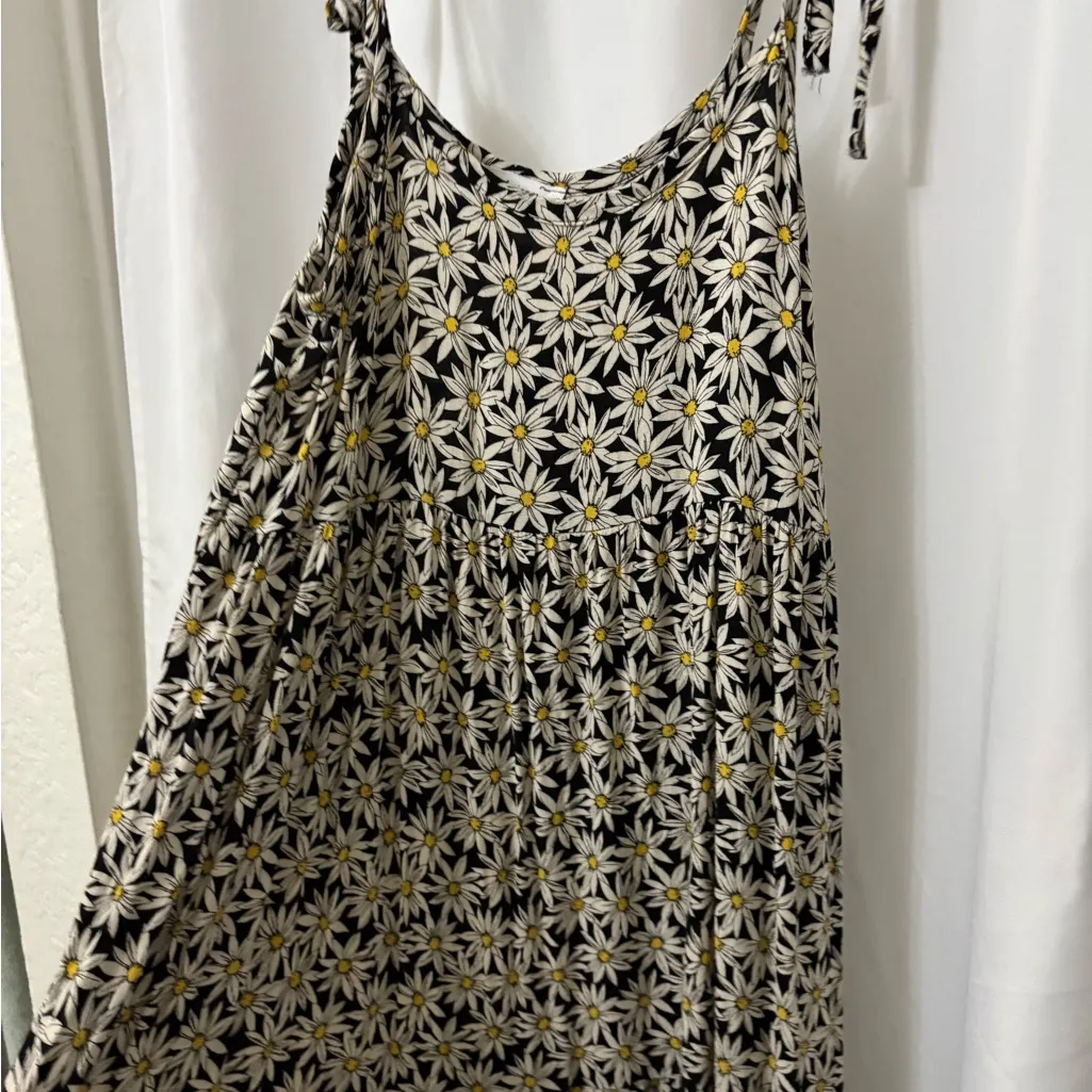 Carly Jean Los Angeles Daisy Print Maxi Dress - Image 5