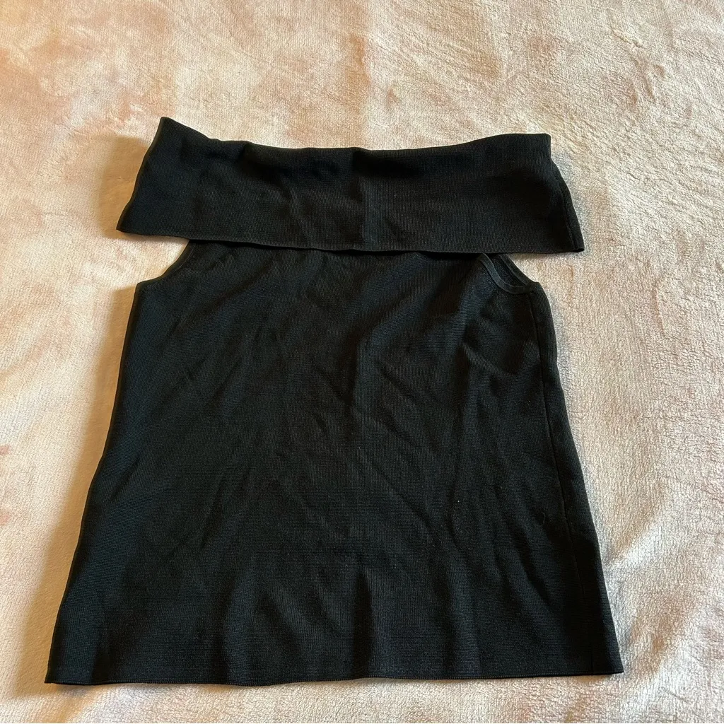 NWOT WHBM black off the shoulder short sleeve stretch top size M - Image 2
