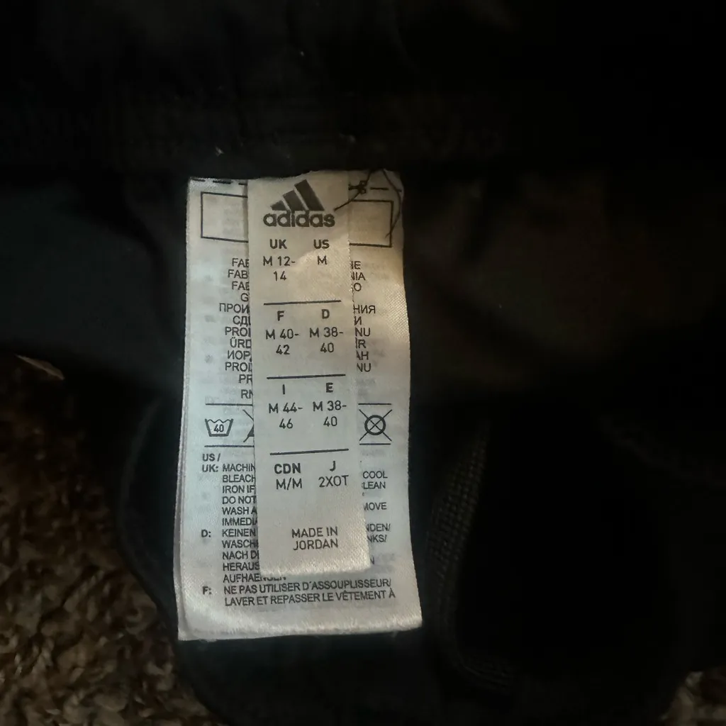 Adidas shorts - Image 3