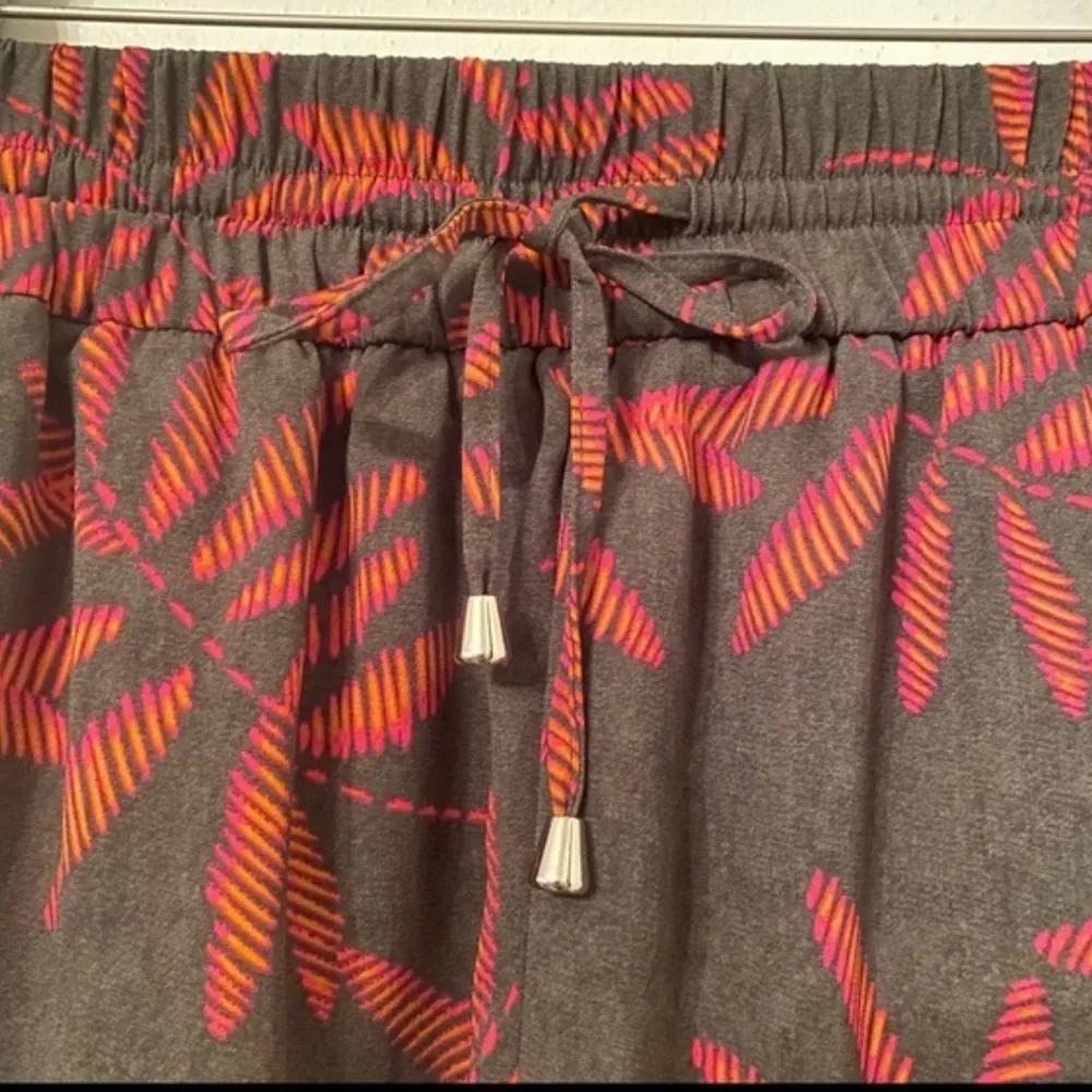 A.n.d a new day floral green and coral leaves shorts. - Image 4