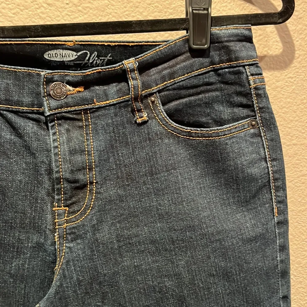 Old Navy The Flirt 6 Short Bootcut Jeans - Image 5