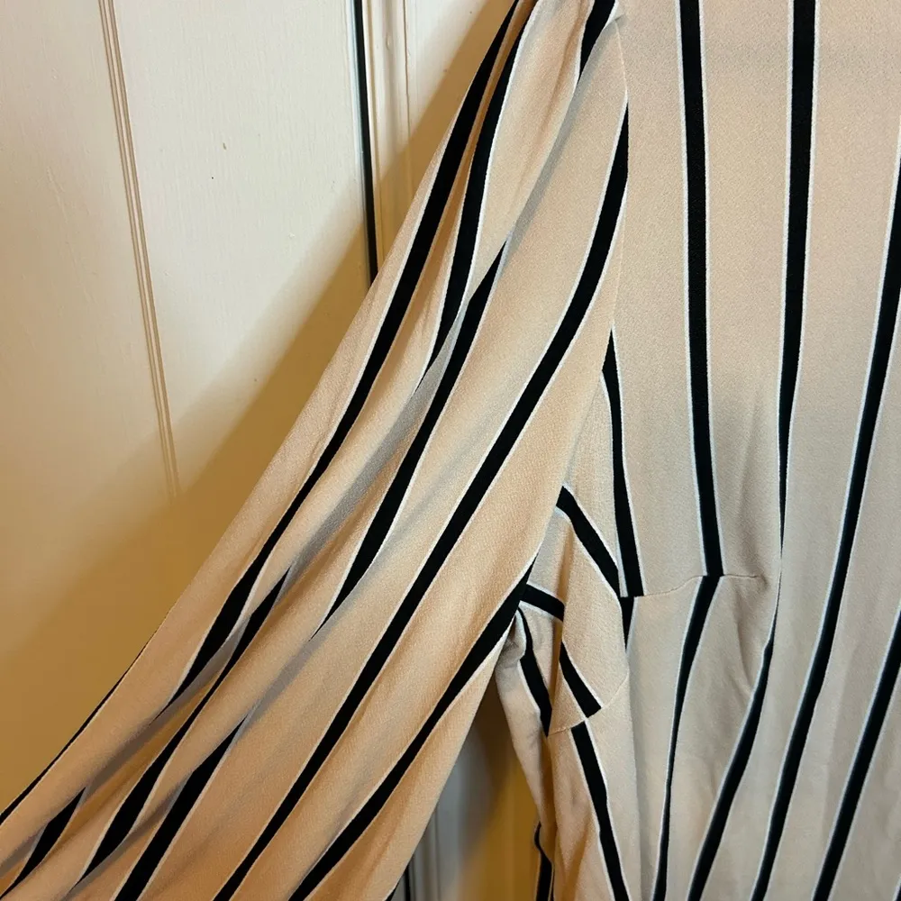 Adrianna Papell Cream and Black Striped Balloon Sleeve Blouse - Image 5