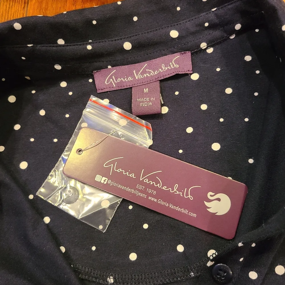 Gloria Vanderbilt  Collared Pola Dot Blouse Medium - Image 6