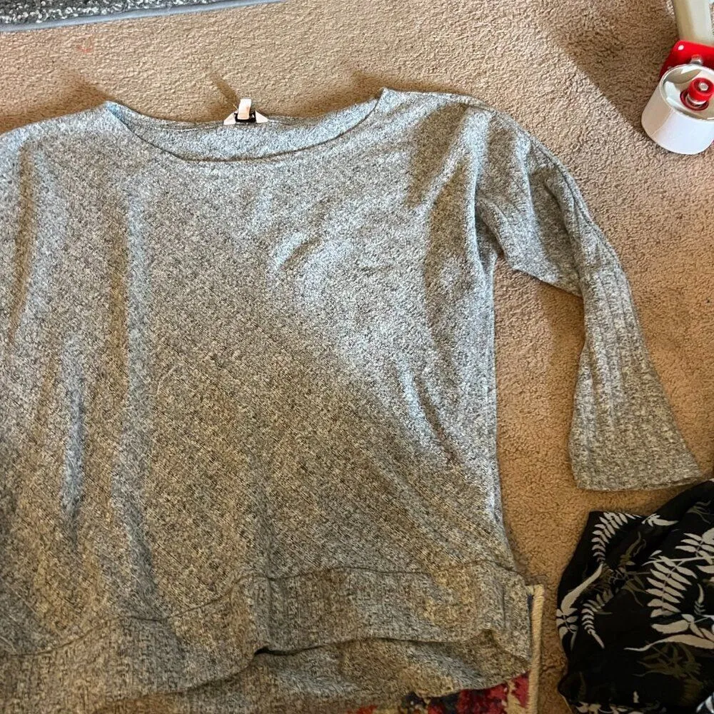 Juicy Couture medium grey top - Image 4