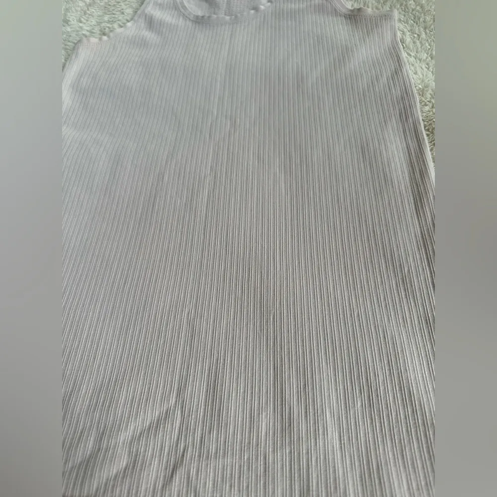 Athleta ribbed tank top size medium light lilac purple - Image 2