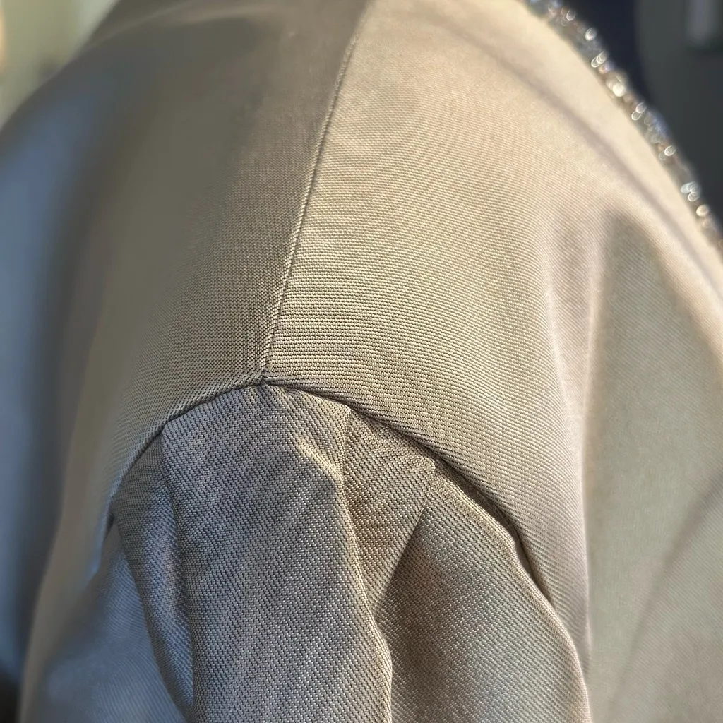 Elegant Gold Women's Jacket and sleeveless dress. Size 14 - Image 5