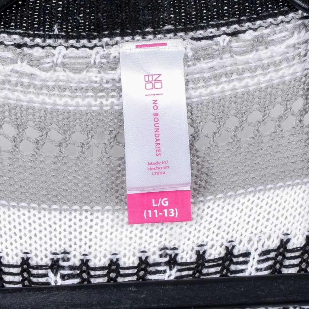 No Boundaries Cardigan Sweater L 11 13 Juniors Sleeveless Gray Black White Knit - Image 5