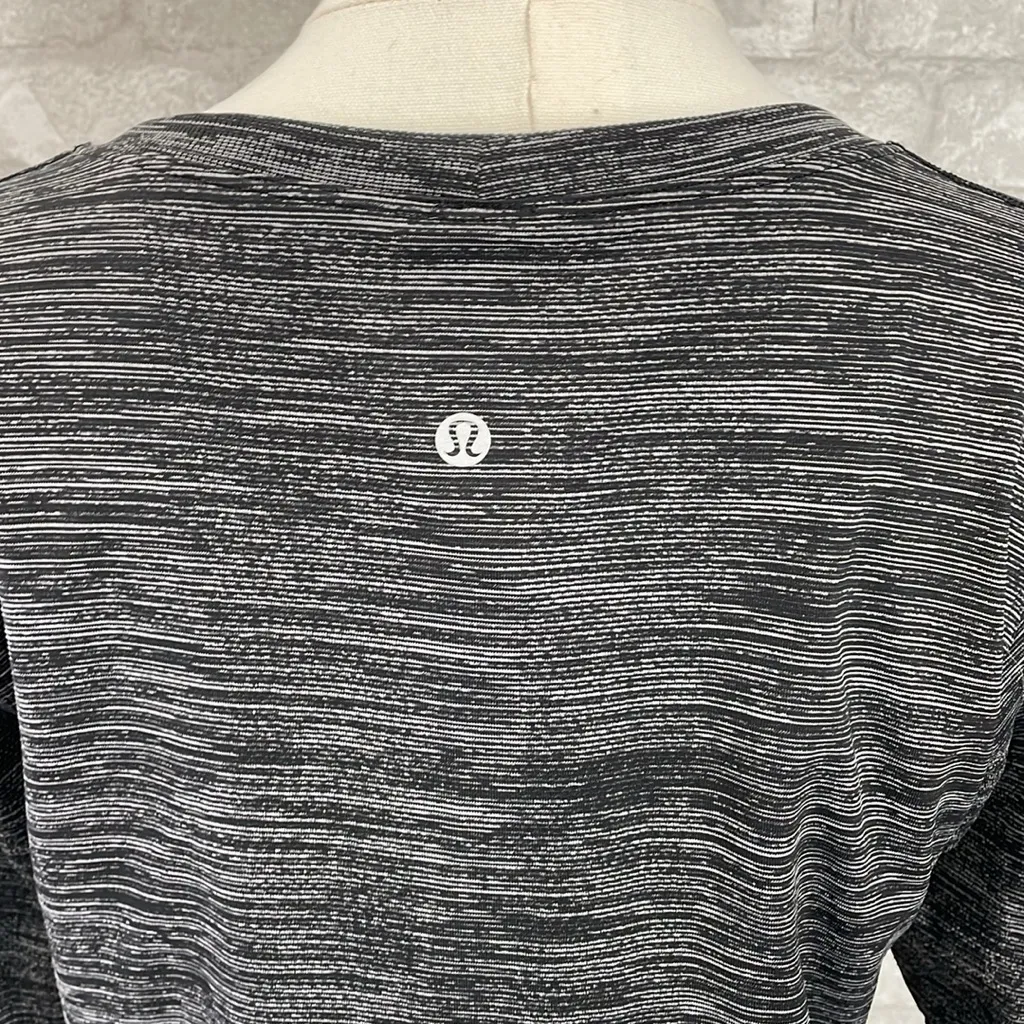 Lululemon Swiftly Relaxed Long Sleeve
Black / White / Black - Image 5