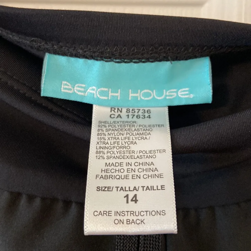 Beach House Swimming Shorts size 14 inseam 2” two front pockets with zipper Black - Image 3