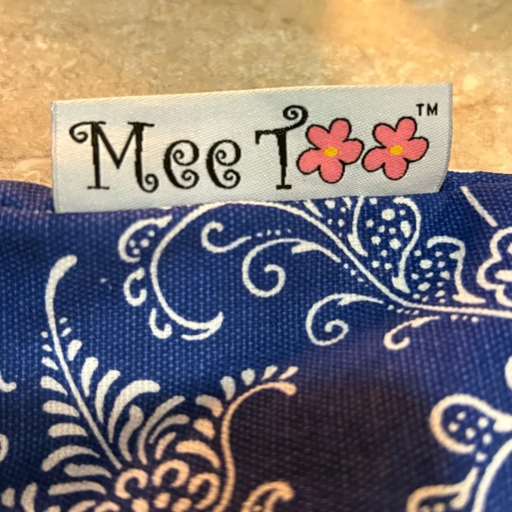 Meet Duke Blue & White Paisley Tote with Structured Design - Image 6