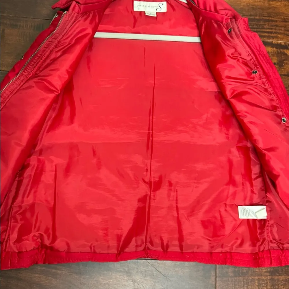 Jones Wear Studio Red Puffer Zippered Vest with Pockets Size Medium - Image 3