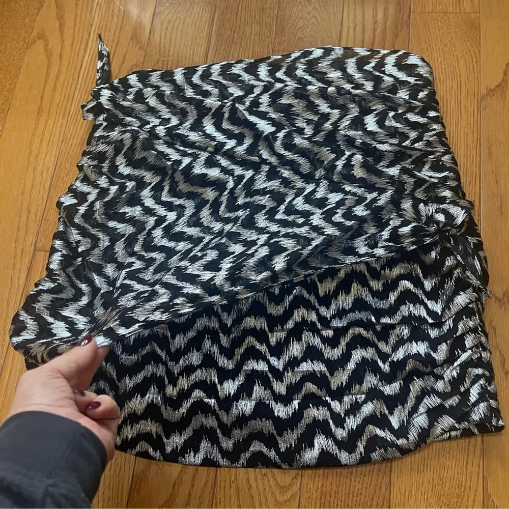ZARA Wrap Up Knotted Mini Skirt Zigzag printed Party Black And Sliver Sz L - Image 4