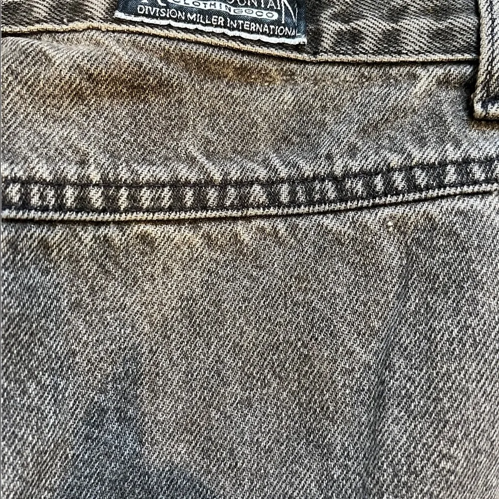 *HOST PICK* VTG Rocky Mountain Rockies 90’s Mom Hi Rise Gray Wash Jeans - Image 4