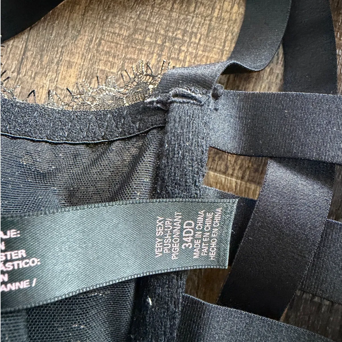 Victoria’s Secret Black Lace Very Sexy Push Up Bra Size 34DD - Image 6