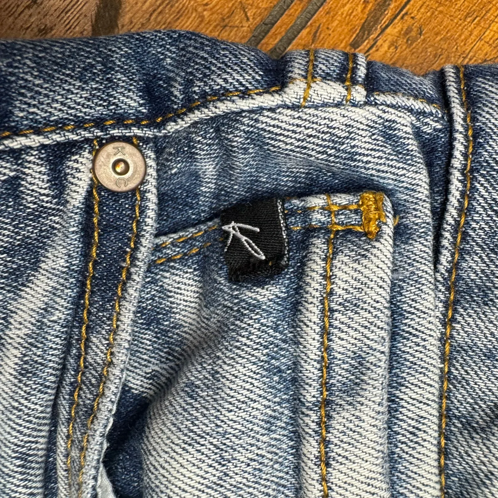 Kancan jeans lighter grungy distressed‎ boyfriend wash holes in knees Blue Size 25 - Image 5