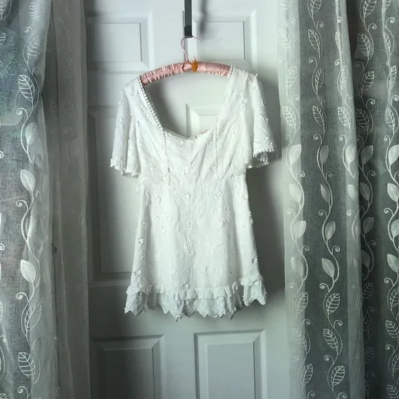 Showpo. Fancy A Spritz Square neck Mini Dress Embroidery floral babydoll size 8 - Image 2