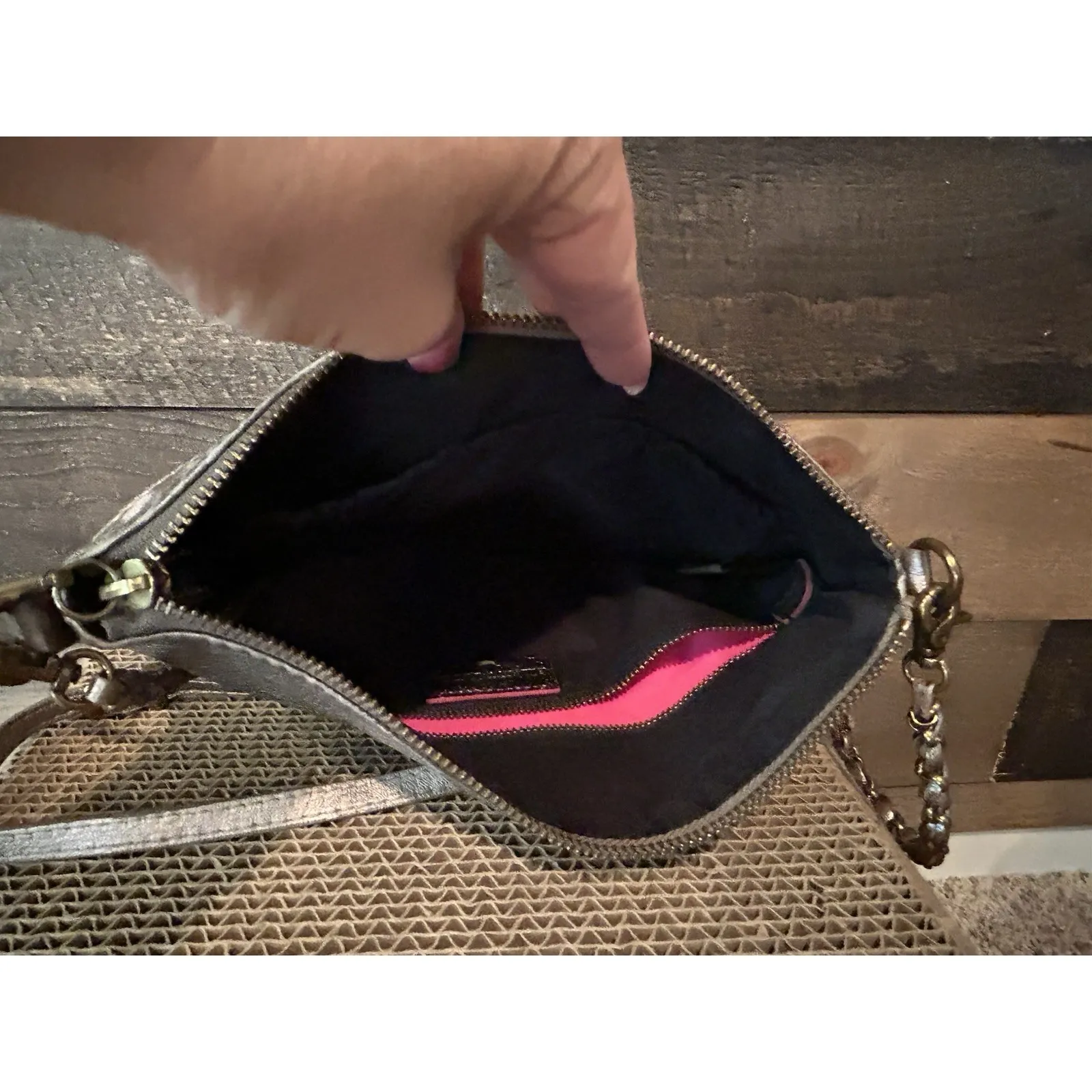 Elliott Lucca Pyrite Mari Leather Crossbody Bag‎ metallic - Image 4