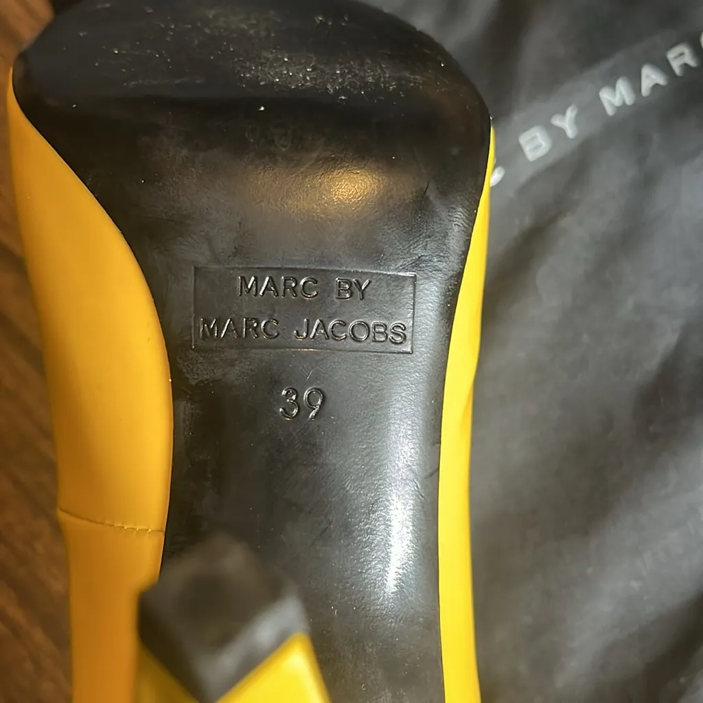 Marc by Marc Jacobs 39 US 8.5 Yellow Peep Open Toe Heels Stilettos - Image 6