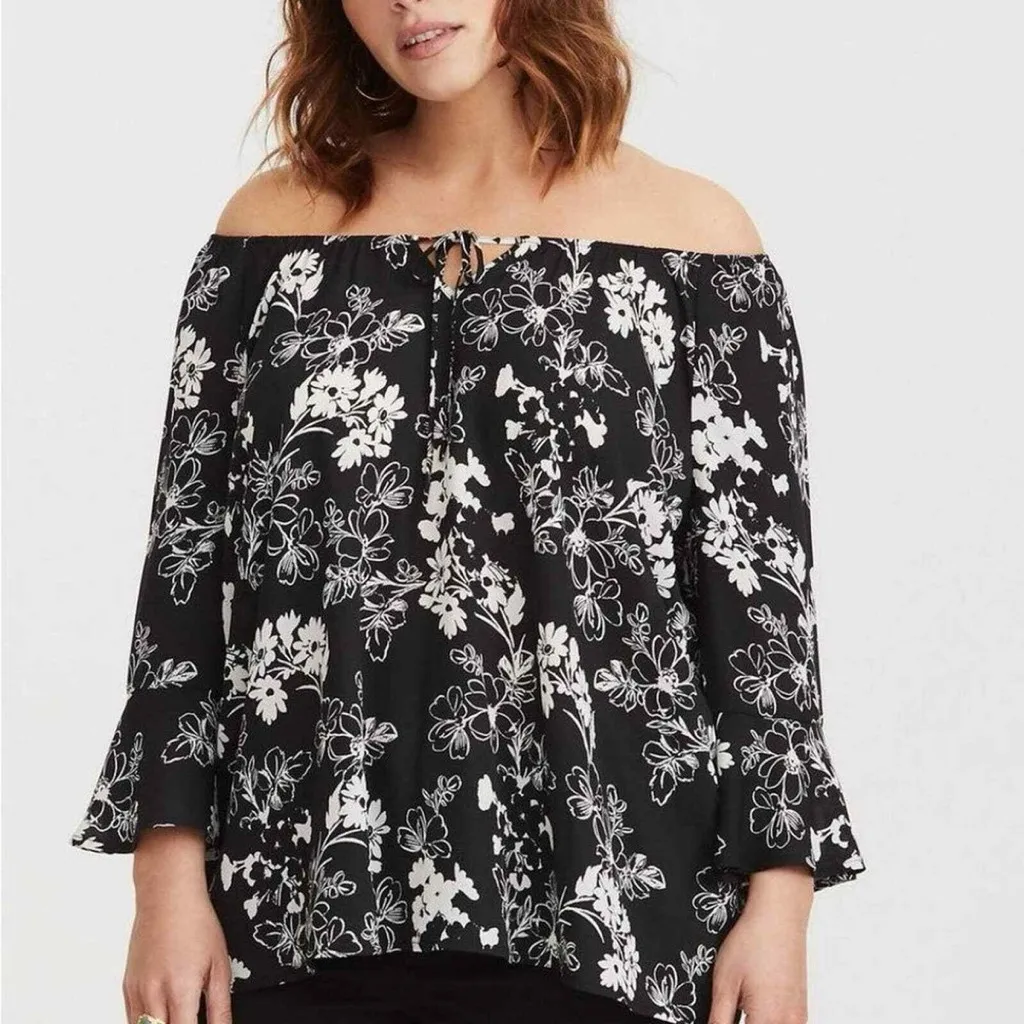 Torrid Floral Bell Sleeve Georgette Blouse Women's Size 0X Large Black and White - Image 2