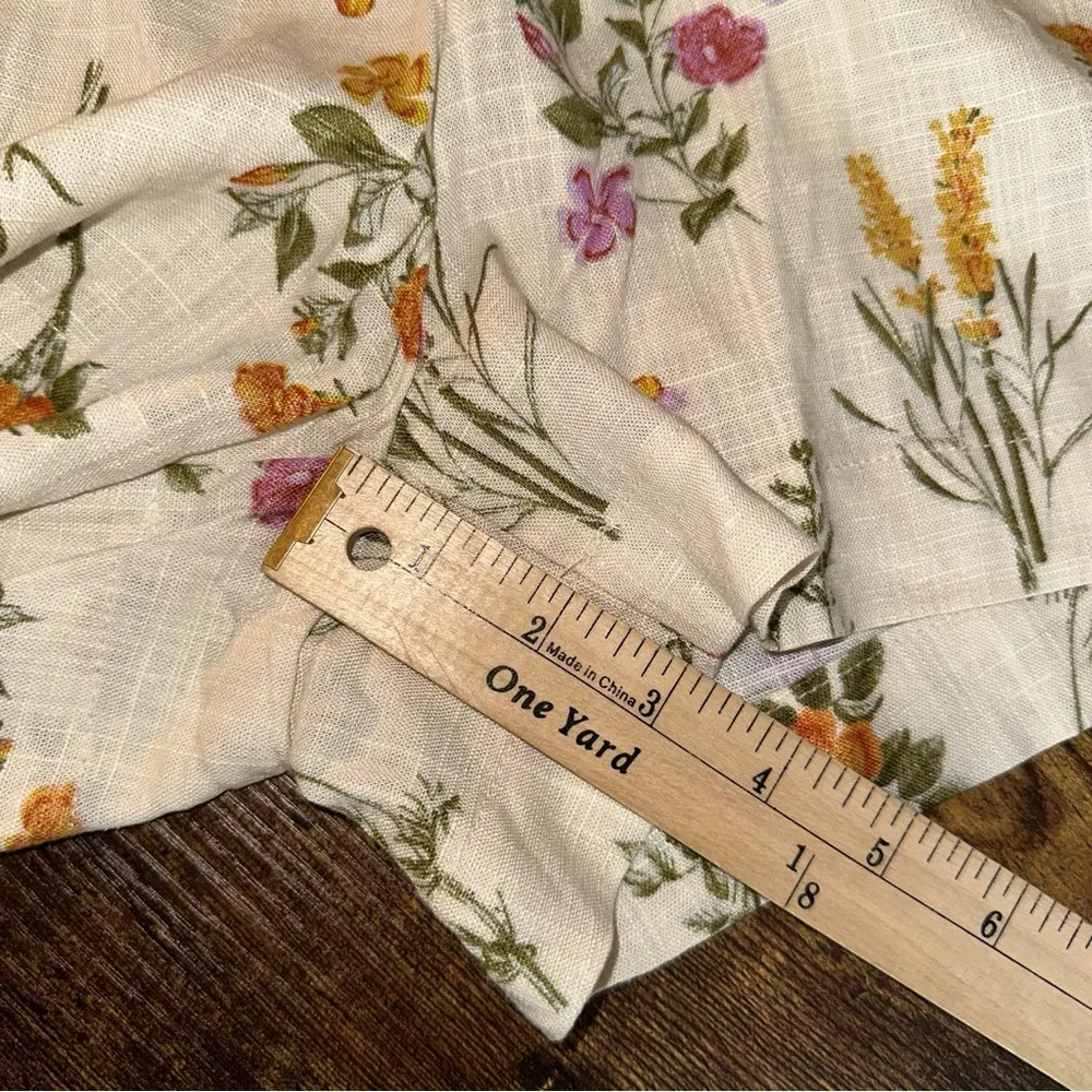 Petal & Pup Short Womens Small Beige Wild Flowers Floral Print Auguste Tailored - Image 6