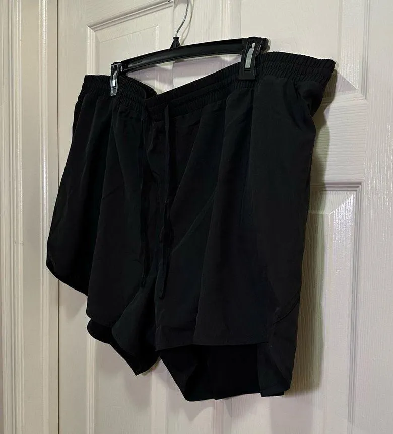 Old Navy active dolphin hem shorts black size 3X NWT - Image 4