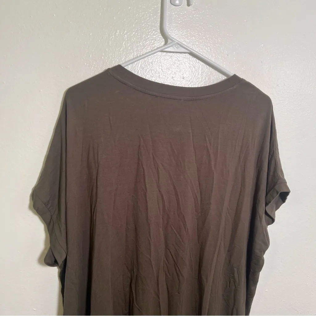 T Tahari V-Neck T-Shirt Olive Green Dolman Sleeve - Image 8