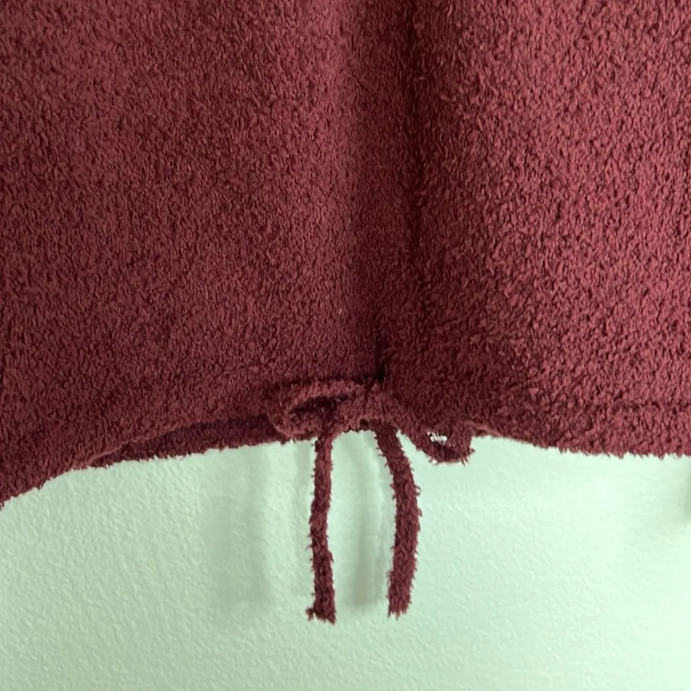 EUC Olivia Sky Maroon Wine Red Soft Plush Pull Over Sweater sz M - Image 3