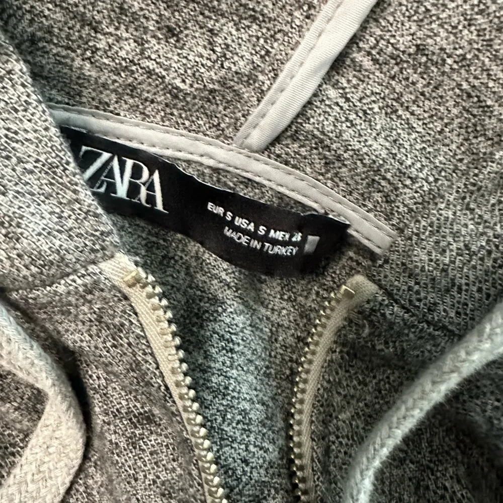 ZARA Small  Pullover Hoodie EUC - Image 2