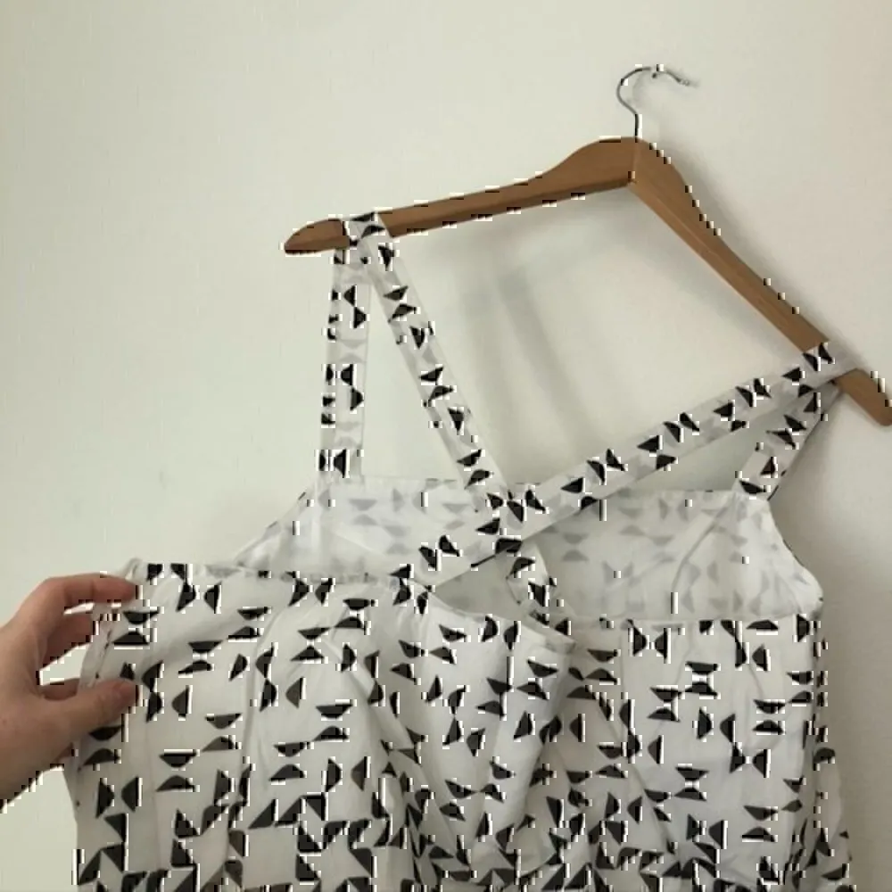 NEW NWT W BY WORTH Off White Black Border Print Criss Cross Strap Blouse Tank 10 - Image 8