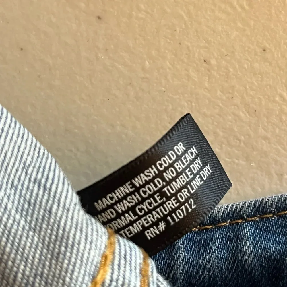 Aqua women’s skinny raw hem Denim jeans with crinkled legs and side stripe 24 - Image 6