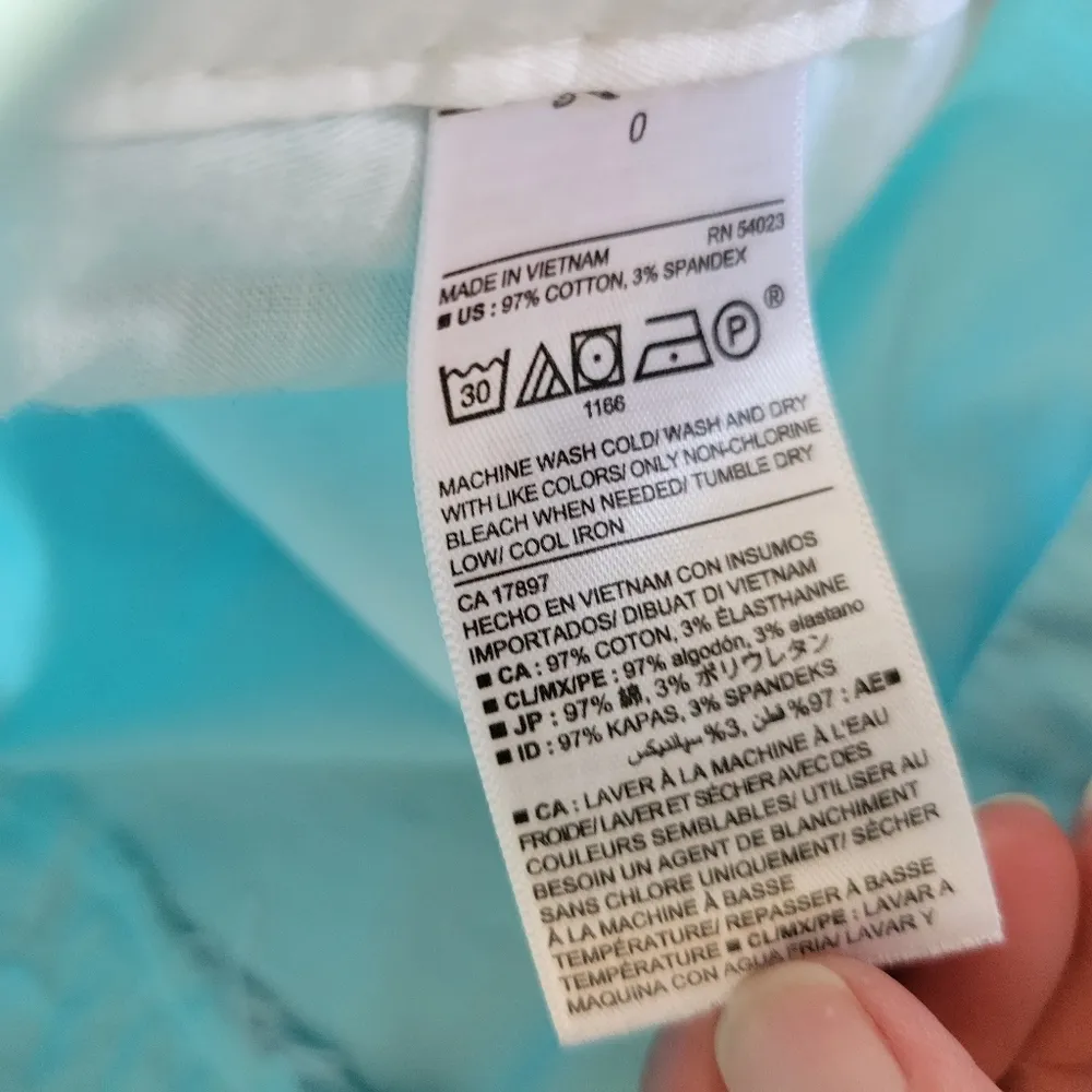 Old Navy twill shorts size 0 - Image 7