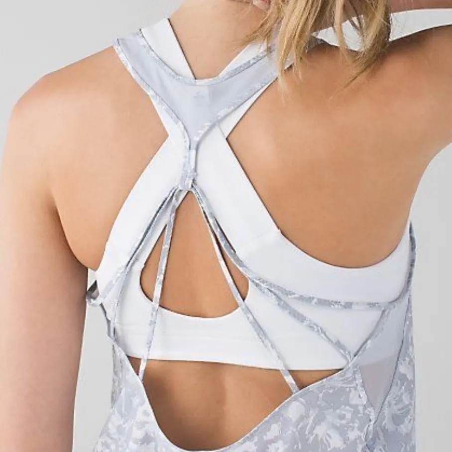 Lululemon 5 Mile Singlet Fleur Sombre Silver Fox - Image 3