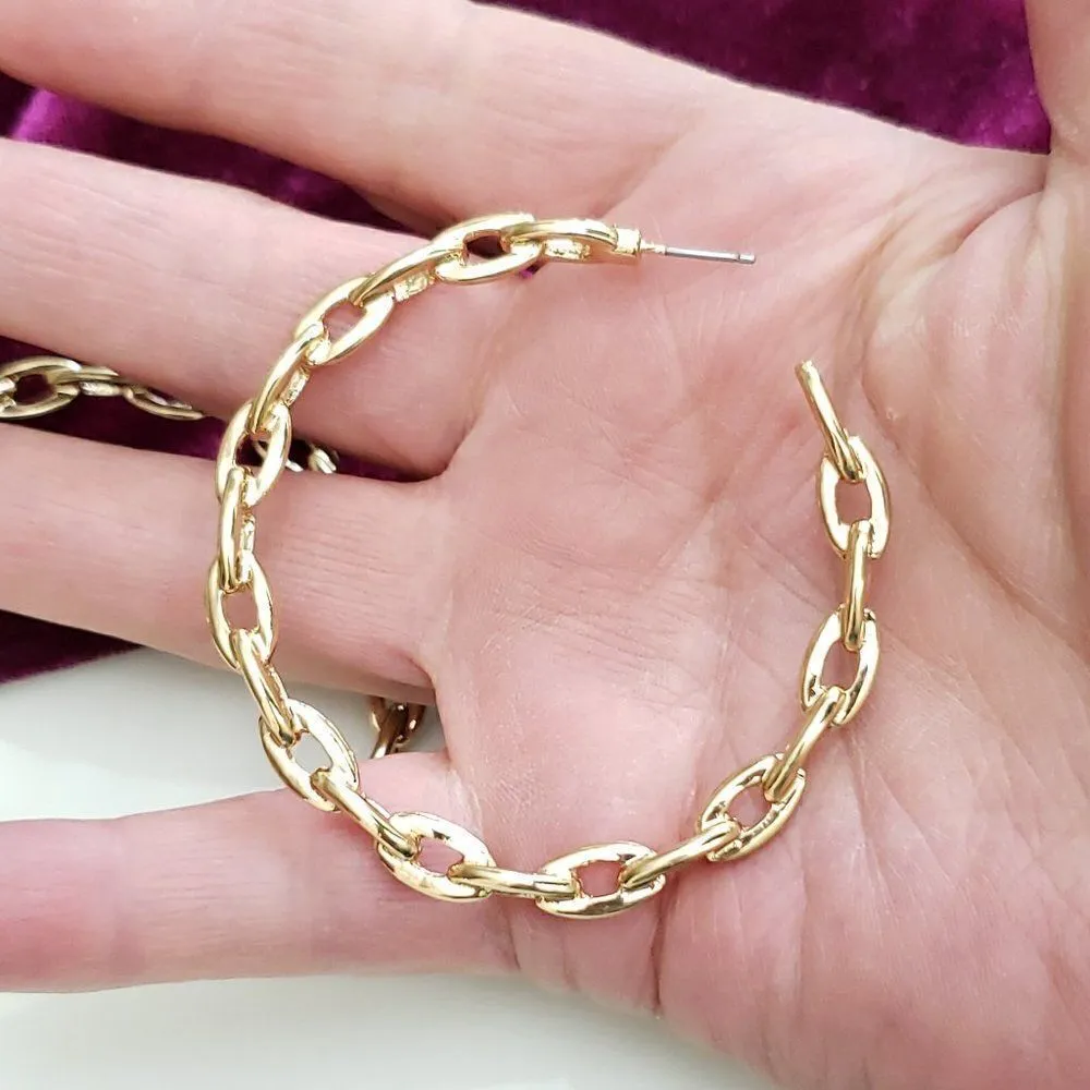 New! Delettas Golden Hoop Earrings - Image 9