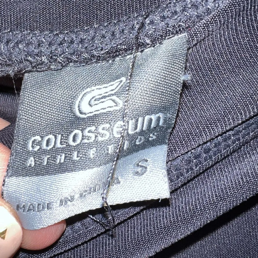 Colosseum charcoal grey Ohio State yoga pants with ruched legs size small - Image 9