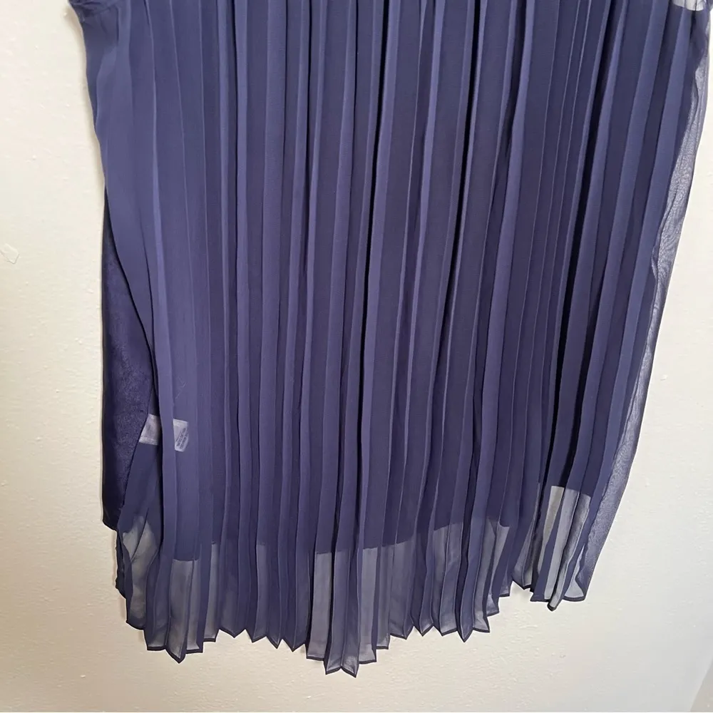 Apt. 9 Sleeveless Blouse Scoop Neck Navy Blue Pleated Back - Image 7