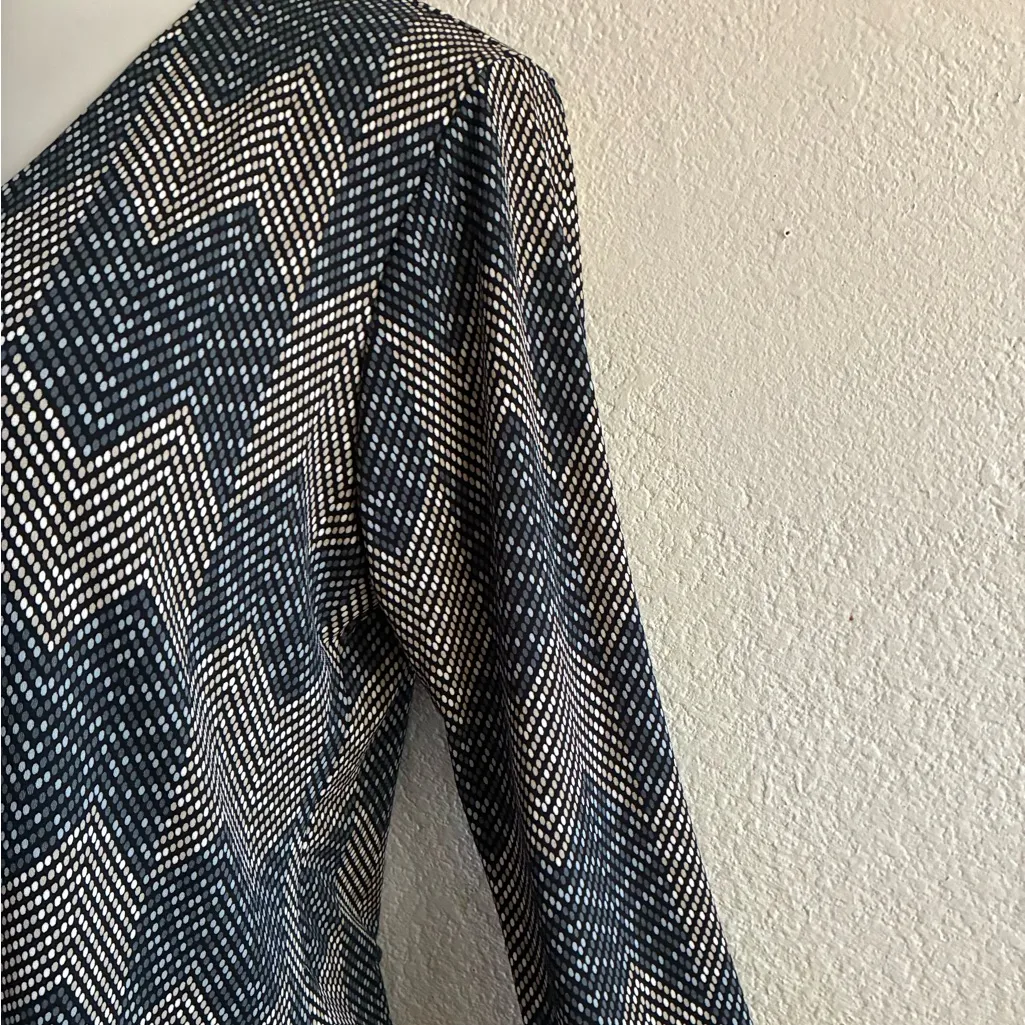 Veronica M V-Neck Chevron Dotted Bell Long Sleeve Blouse M - Image 5