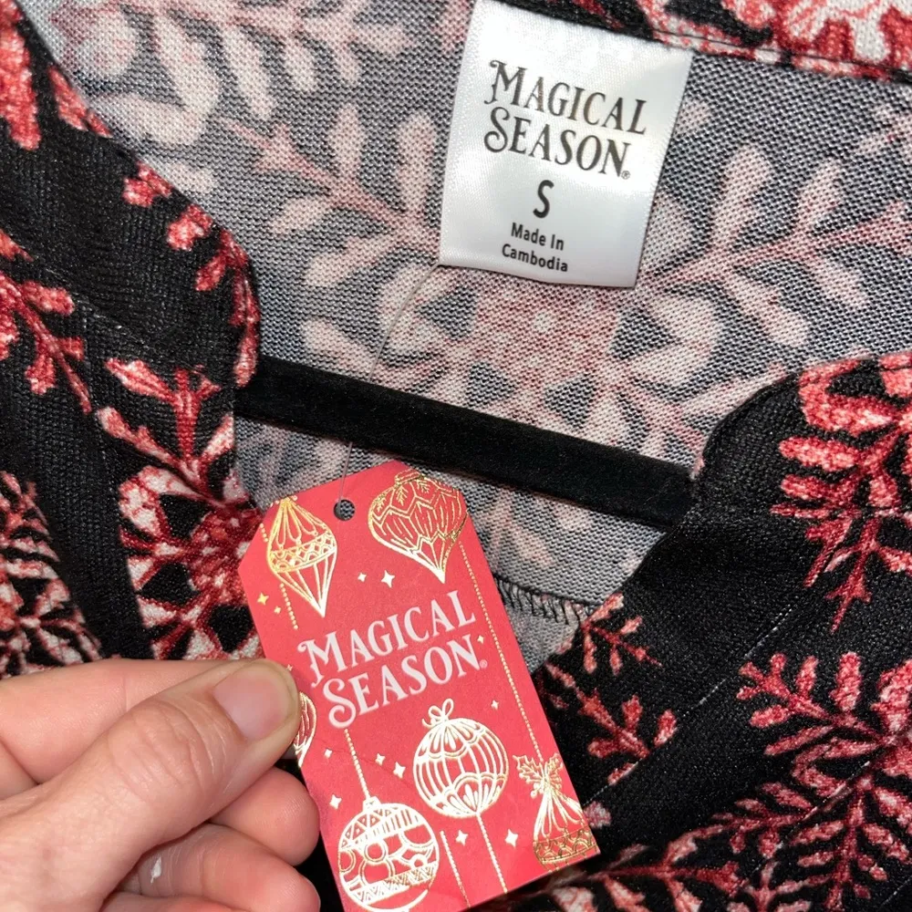 NWT! Magical Season Snowflake Tunic Black Size M - Image 4
