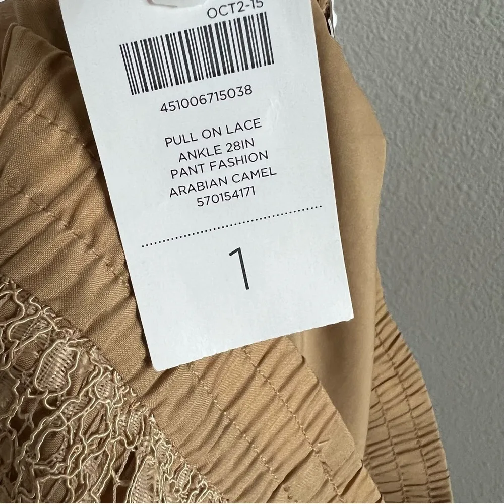 NWT Chicos The Ultimate Fit Lace Neutral Pull On Ankle Pants 1 (Med) - Image 8