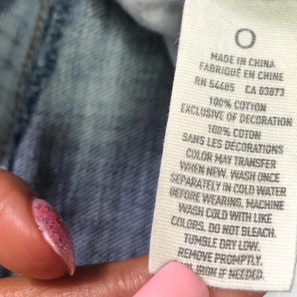 American Eagle Distressed Frayed Hem Denim Shorts - Image 3