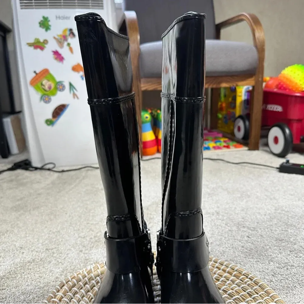 MICHAEL Michael Kors Women's Fulton Tall Harness Rain Boots in Black Size 8 - Image 5