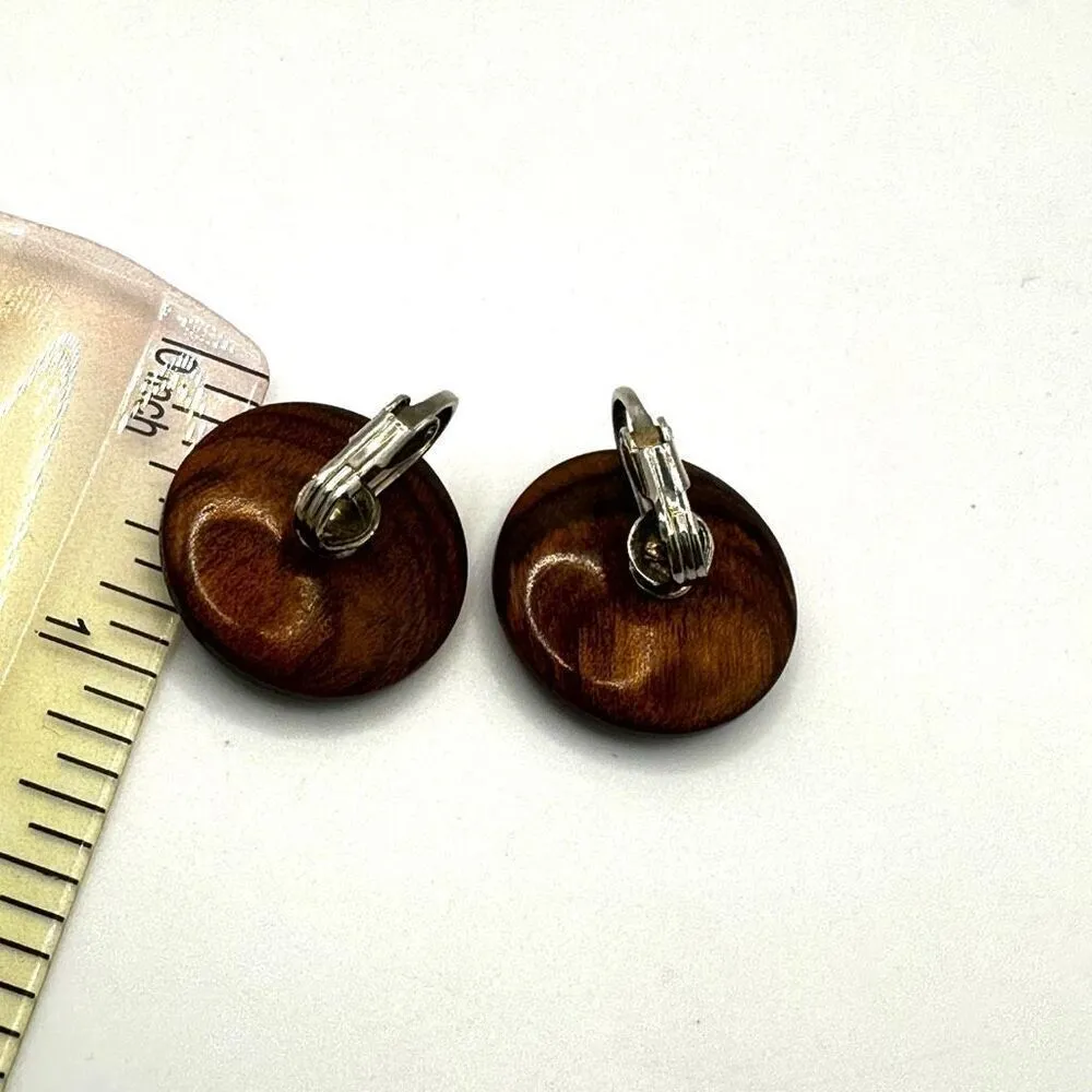 Wooden clip on earrings Brown - Image 3