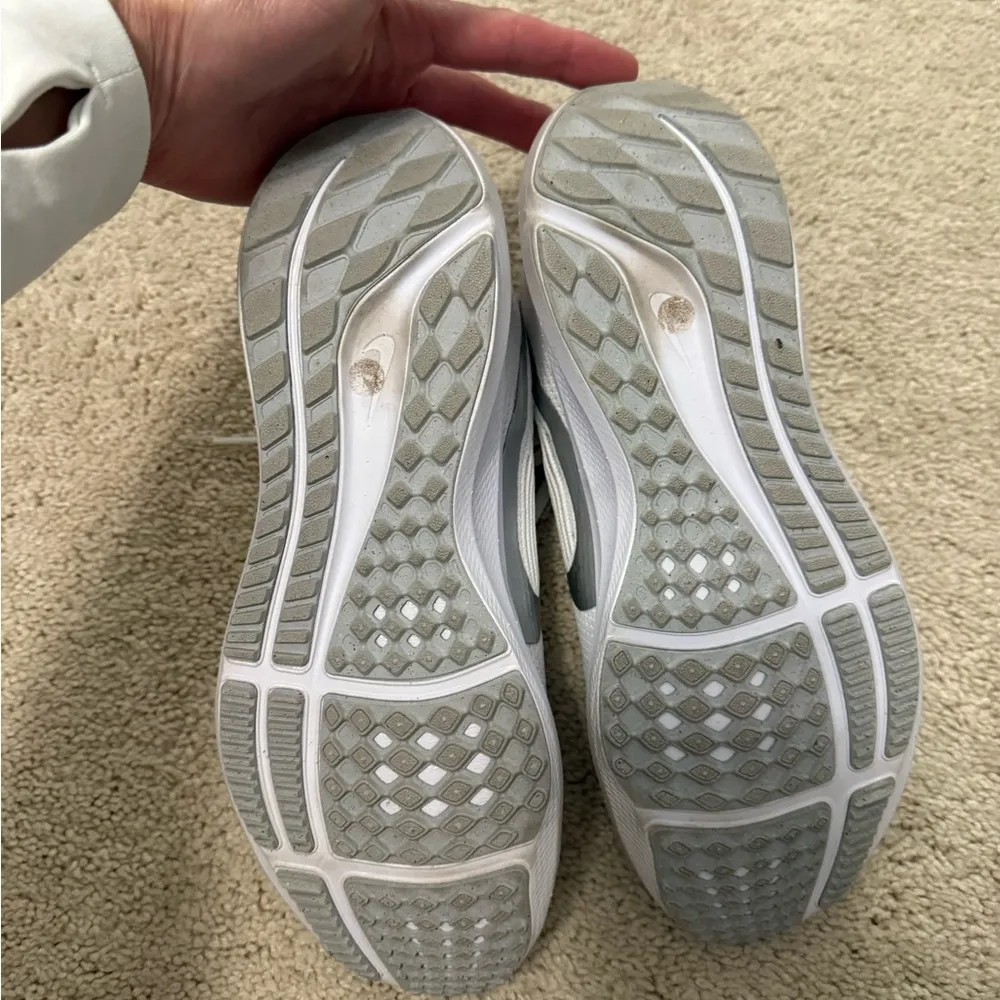 Nike White Athletic Sneakers!  Cross listed in Mercari! - Image 6