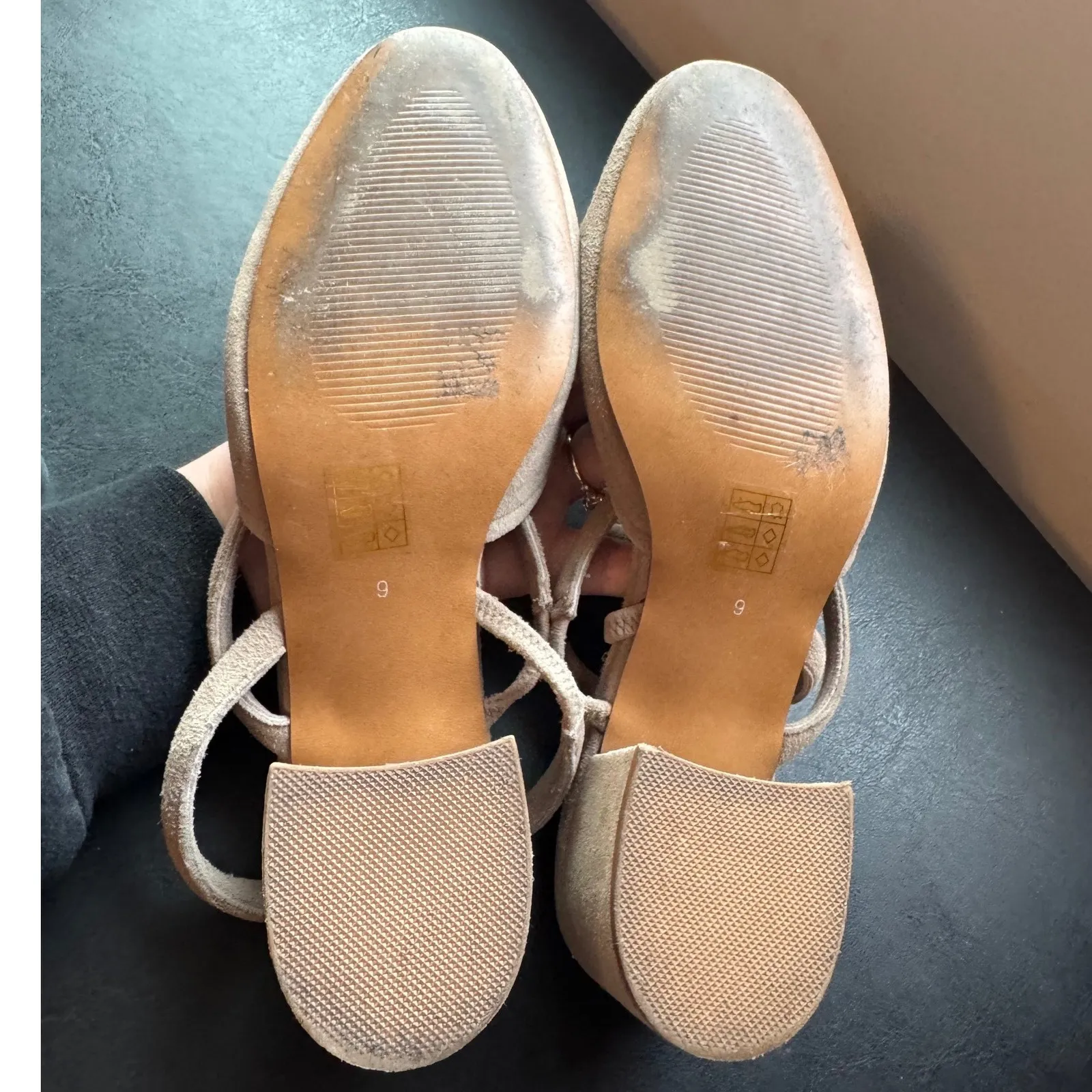 Downeast sz 9 Womens Taupe Suede Leather Strappy Wrap Around Chunky Heels Career - Image 10