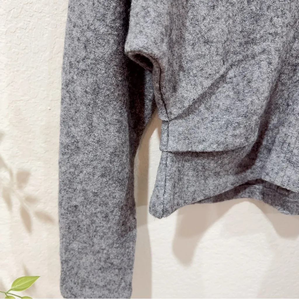 ASTR Eilia Pullover V Neck Long Sleeve Knit Top Size Small NWT - Image 4