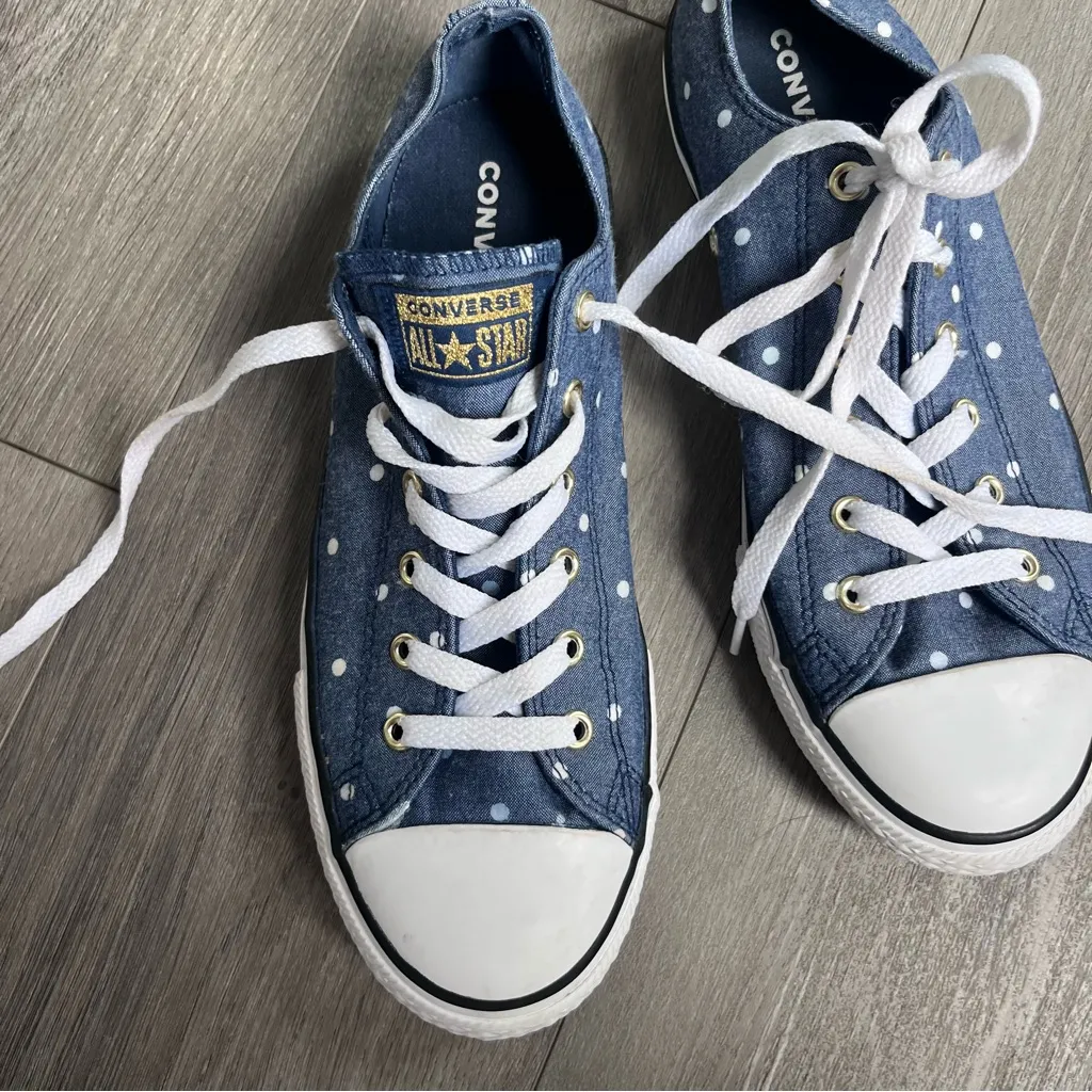 Converse Denim Blue Sneakers with White Polka Dot and Gold Accents Size 6 - Image 2